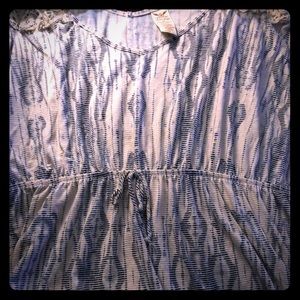 Plus Size Women’s belted, lace shoulder tunic